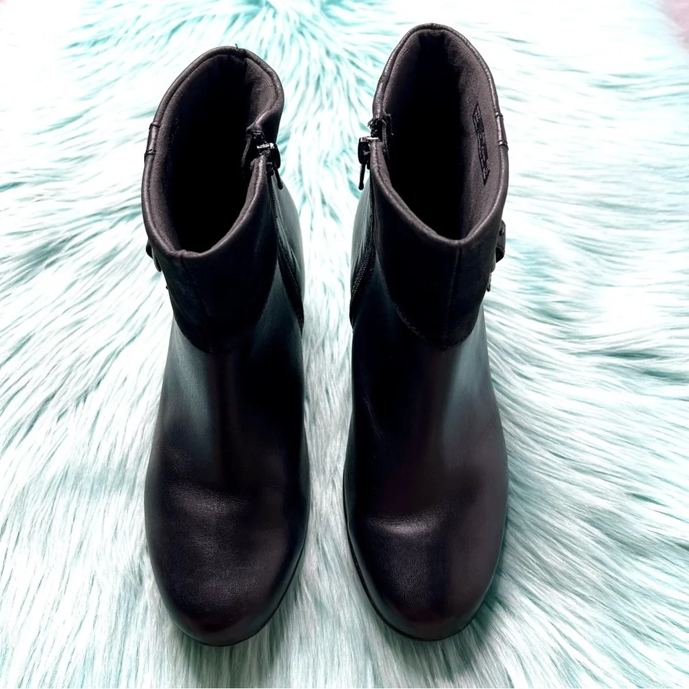 Clarks Black Soft LEATHER Classic Buckle Zip Up Ankle Booties Women’s 6.5 - Picture 5 of 9